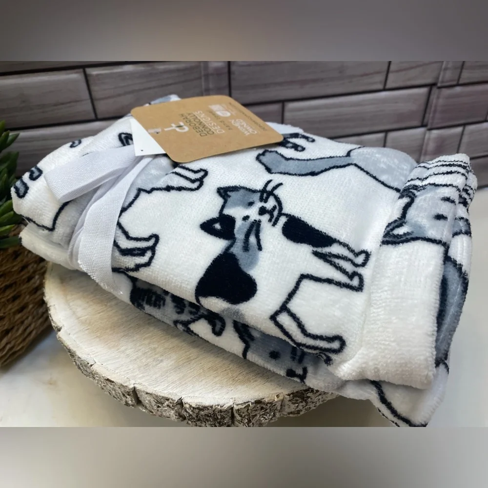 DC Designs ❤️ Ultra soft Cat pattern (2) Hand Towels set NWT